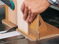 Building an adjustable box joint jig