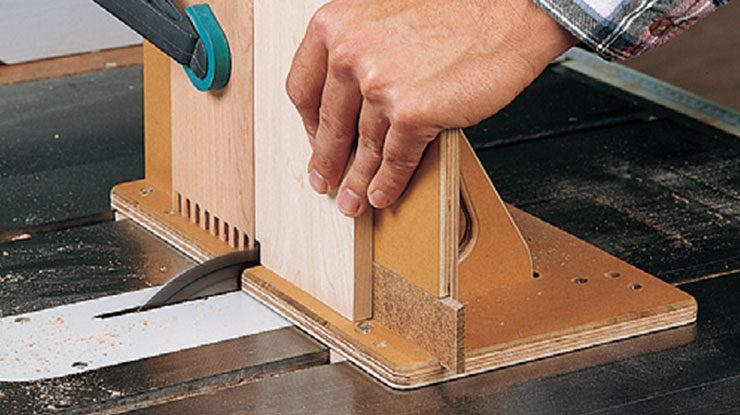 Building an adjustable box joint jig