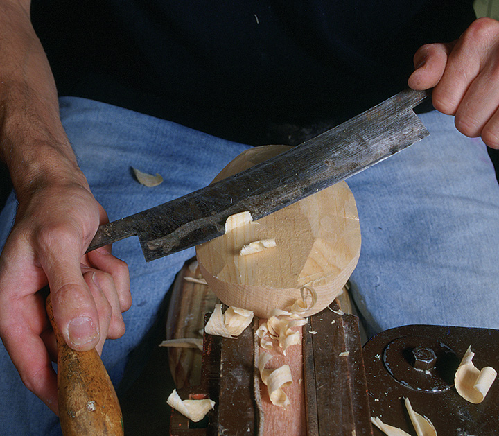 All About Drawknives, Spokeshaves, and Scorps - Woodcarving Illustrated