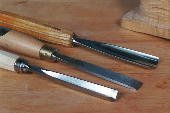 All About Chisels, Gouges, and V-Tools Part 1 - Woodcarving Illustrated