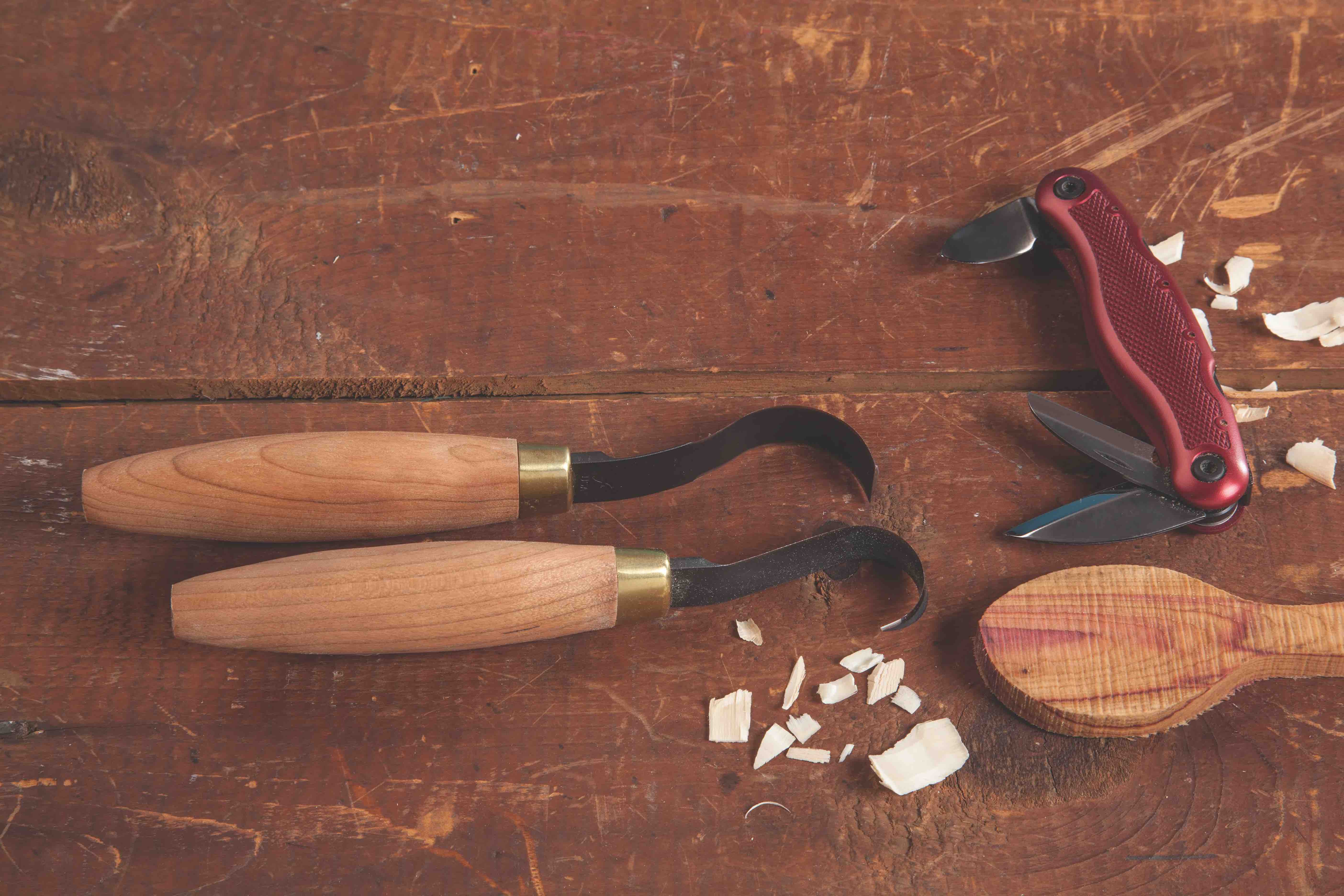A sloyd knife that lets you get in - Flexcut Carving Tools